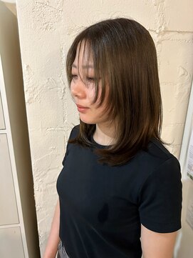 アンビエンテ(ambiente) フェイスレイヤー　小顔効果　ミディアムスタイル【末友】