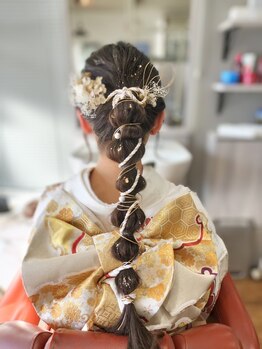 ヘアーアンドフェイス タケトイズ(hair&face TAKETO.is)の写真/特別な日はプロの手で華やかに♪思い出に残る1日を素敵なヘアセットで彩る☆崩れにくいと好評です◎