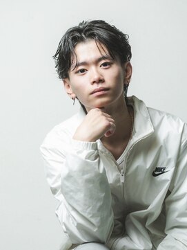 バック(BUCK) フェザーセンターパート