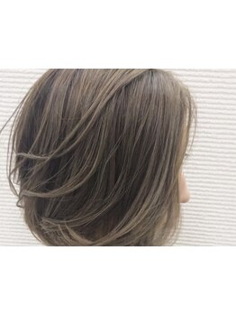 おしゃれな白髪染めも頭皮、髪に優しい白髪染めも♪髪に潤い生コラーゲン白髪染めもございます◎