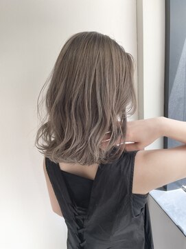 上品グレージュ