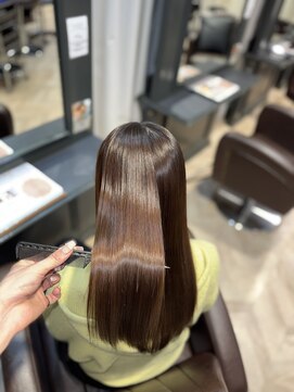 ボヌールウメダ(Bonheur UMEDA) 一人一人に合わせた美髪矯正で艶髪へ