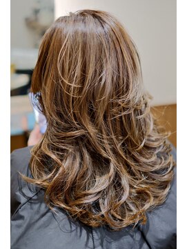 ファミリア ボンド(familiar BOND) ロングレイヤー×イルミナカラー オリーブベージュ