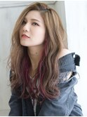 インナーカラー×アッシュベージュ×アクセサリーカラー×ピンク
