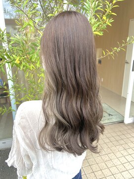 ビレア 尾張旭店(BELEA) シルバーインナーカラー　/ ヨシンモリ