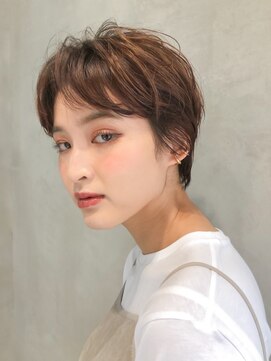 メーヴェ(Mowen) mowen 南堀江 丸みショート×アッシュカラー×外国人風