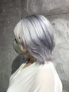 モーント(MOND) ホワイトシルバー