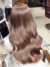 《*ヘアスタイルに抜け感をプラス*》透明感がしっかり出る、ミルクティーべージュ*[ブリーチ/ダブルカラー]