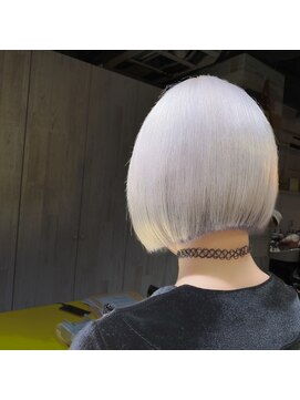 ジルバイジゼル(JILL by GiseL) 中世ウルフ/メンズウルフ/ハイトーン/ダブルカラー/ホワイト