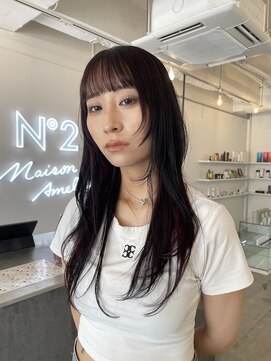メゾンアメリナンバーツー(Maison Amelie N°2) ロングレイヤー　ハッシュカット　顔まわりカット