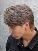 ミルクティーブラウンローライト毛流れフェザーショートウルフ