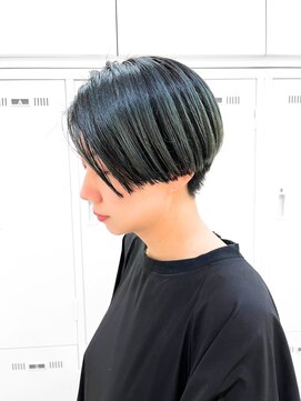 アッシュ 町田駅前通り店(Ash) ハンサムショート　黒髪とダークグリーン