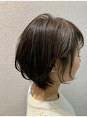 大人可愛い似合わせカット耳かけショート艶髪アッシュブラウン