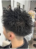 短髪パーマスパイキーショートツーブロック刈り上げショート