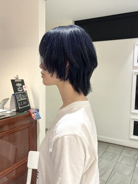 ビーハイブアヴェダ PARCO2店(BEHIVE AVEDA) 青ミニウルフ【三橋由奈】