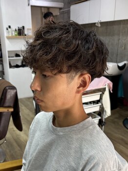 オムファミーユラグ(homme, famille raugh)の写真/日々のセットが楽になるパーマスタイルをご提案します!自然なボリュームと毛流れでキレイなシルエットに◎