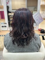 ミーナ(Mina)&nbsp;大人女性の艶感パーマスタイル