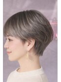 白髪ぼかしハイライトで叶える柔らかショートボブ
