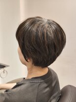 アンベリールフルー(EMBELLIR fleur)&nbsp;大人の美バランスのひし形ショートカットスタイル