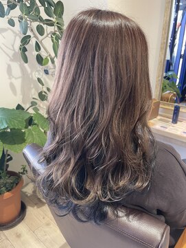 サロン ド マゼンタ(Salon de Magenta) ベージュ × インディゴカラー