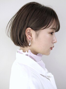 サーカス バイ ビュートリアム 青山(CIRCUS by BEAUTRIUM) 内巻き　シンプル　ミニボブ　ボブ　伸ばしかけボブ　青山