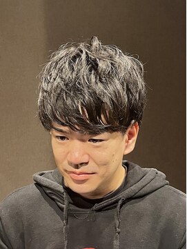 ビーダンディー(Bee dandy) ビジネスナチュラル 束感マッシュショート ツーブロック