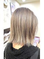 マークス(marks)&nbsp;大人綺麗なブリーチ施術ミルクティーカラー