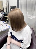 キャラメルベージュ