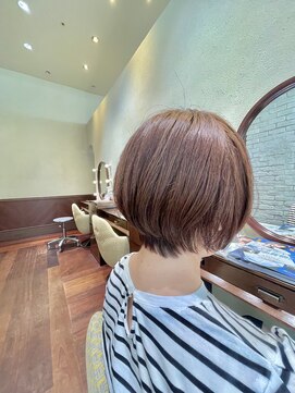 エルサフィロ ヨドヤバシ(el zafiro yodoyabashi) 【el zafiro yodoyabashi】白髪馴染ませカラー×大人ショート