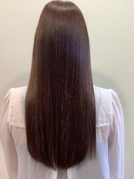 美容室 ペルル(Perle)の写真/《髪質改善》髪の内側から補修していくから、髪の表面だけでなく、内側から潤いのある美艶ヘアに。