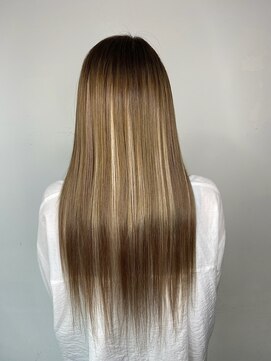 フツーロ 栄(FUTURO) プルエクステ