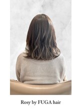 【やわらかく女性らしい印象に】