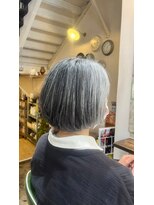 ココロカラ(Cocorokara)&nbsp;マダムグレイカラー　ボブ　50代60代70代80代