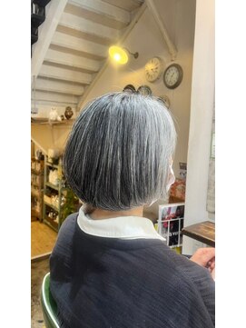 ココロカラ(Cocorokara) マダムグレイカラー　ボブ　50代60代70代80代