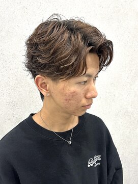 縁 ハナレ(en 870) フェザーパーマ　センターパート