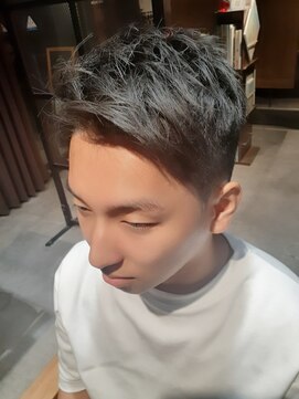 ネセサリー(NECESSARY) カット