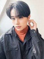 スタートウキョウ 渋谷(STAR TOKYO) センターパート韓国マッシュ黒髪刈り上げツーブロック