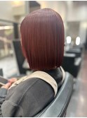 切りっぱなしボブ×赤カラー