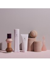 今の髪と頭皮に、選び抜かれた上質ケアを。