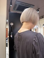 ゼロヨンハチ(048)&nbsp;white milk tea、compact bob.