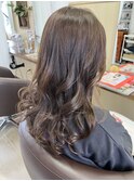 《見附　今町》お得クーポンあり☆ 透け感アッシュ　巻き髪