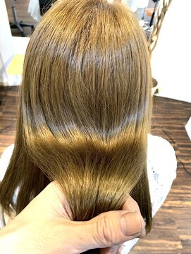 アトリエアルシュ(atelier ARCHE) 傷んでバサバサの髪をヘナトリートメントで艶髪に