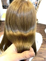 アトリエアルシュ(atelier ARCHE) 傷んでバサバサの髪をヘナトリートメントで艶髪に