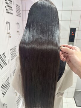 ロンドルーチェ 心斎橋(Lond luce) ダークアッシュ/ミディアムレイヤーカット［髪質改善/縮毛矯正］