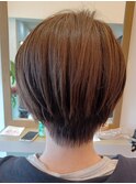 耳かけショートボブ　コンパクトショート