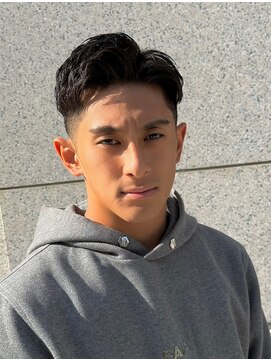 クオンヒール 淀屋橋店(QUON HEAL) スペインカール/スパイキーショート/フェザーパーマ/フェード