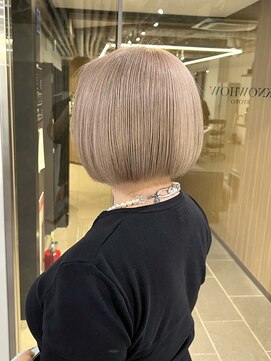 ノウハウ キョウト(KNOWHOW kyoto) ハイトーンボブ/切りっぱなしボブ/ミルクティーベージュ