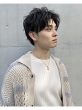 カーニー(Carney) ニュアンスアップバングスタイル