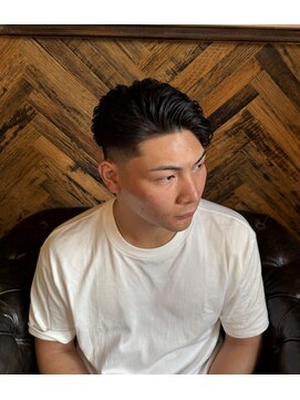 バーバーショップ スバル(BARBERSHOP SUBARU) テーパーフェード　かきあげスタイル　ツーブロック