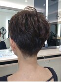 大人女性の襟足すっきりベリーショート